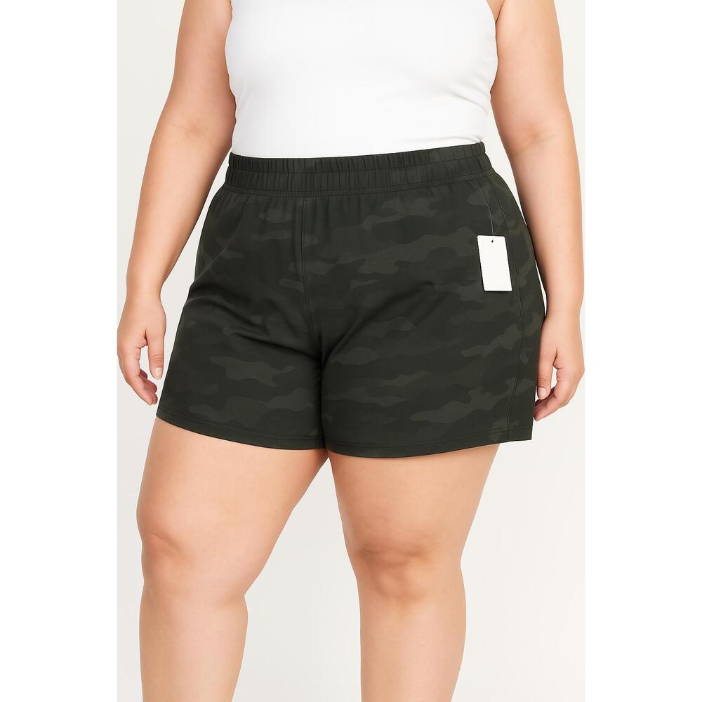 NWT Old Navy Active Shorts Size 3X Plus Camo Print StretchTech Elastic Waistband